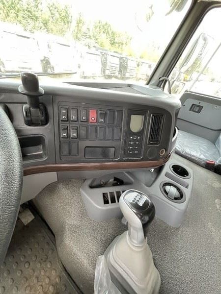 SINOTRUK HOWO 6x4 Tractor Truck For Heavy-Duty Logistics & Long-Haul Transportation manufacturers